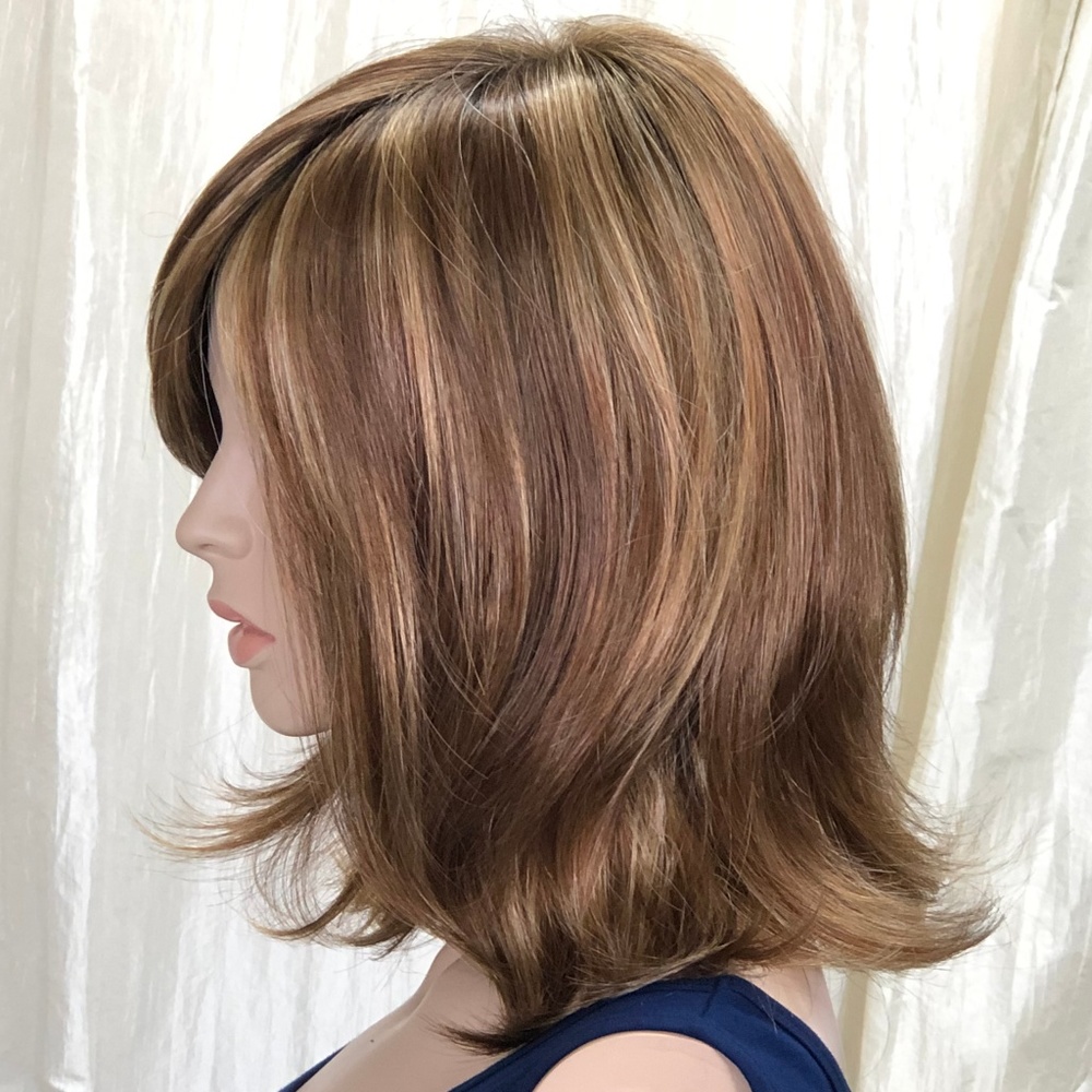 NWT Red Brown Shoulder Length Wig with Layers